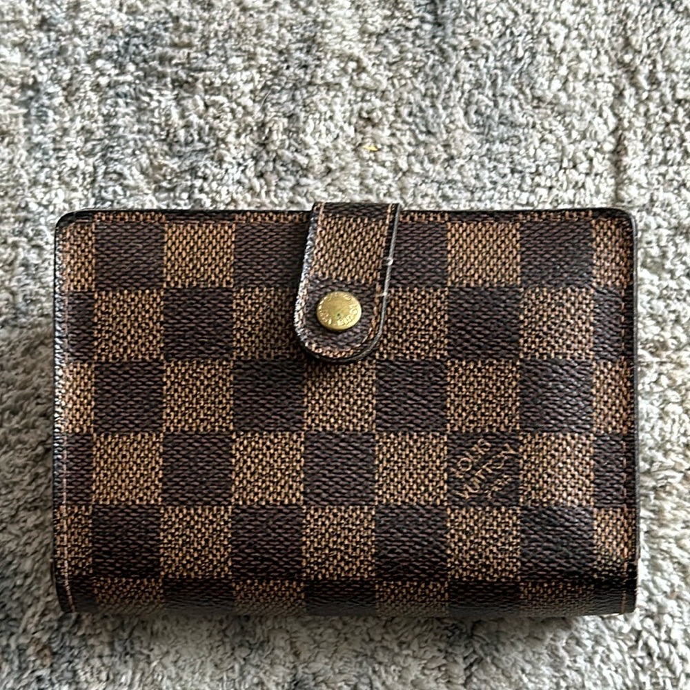 Authentic Vintage  Louis Vuitton Damier Ebene French kisslock Closure Wallet